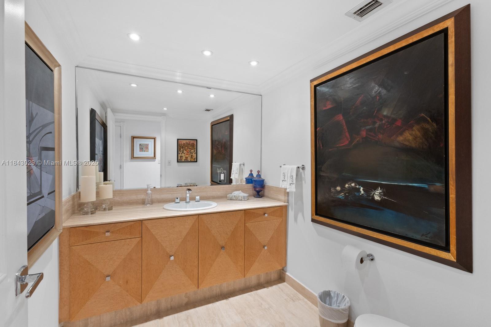 See details 2202 3 / 4 2770 sq. ft. $ 2025-07-18 0 Photo
