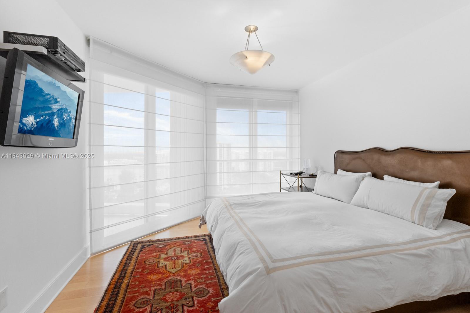 See details 2202 3 / 4 2770 sq. ft. $ 2025-07-18 0 Photo