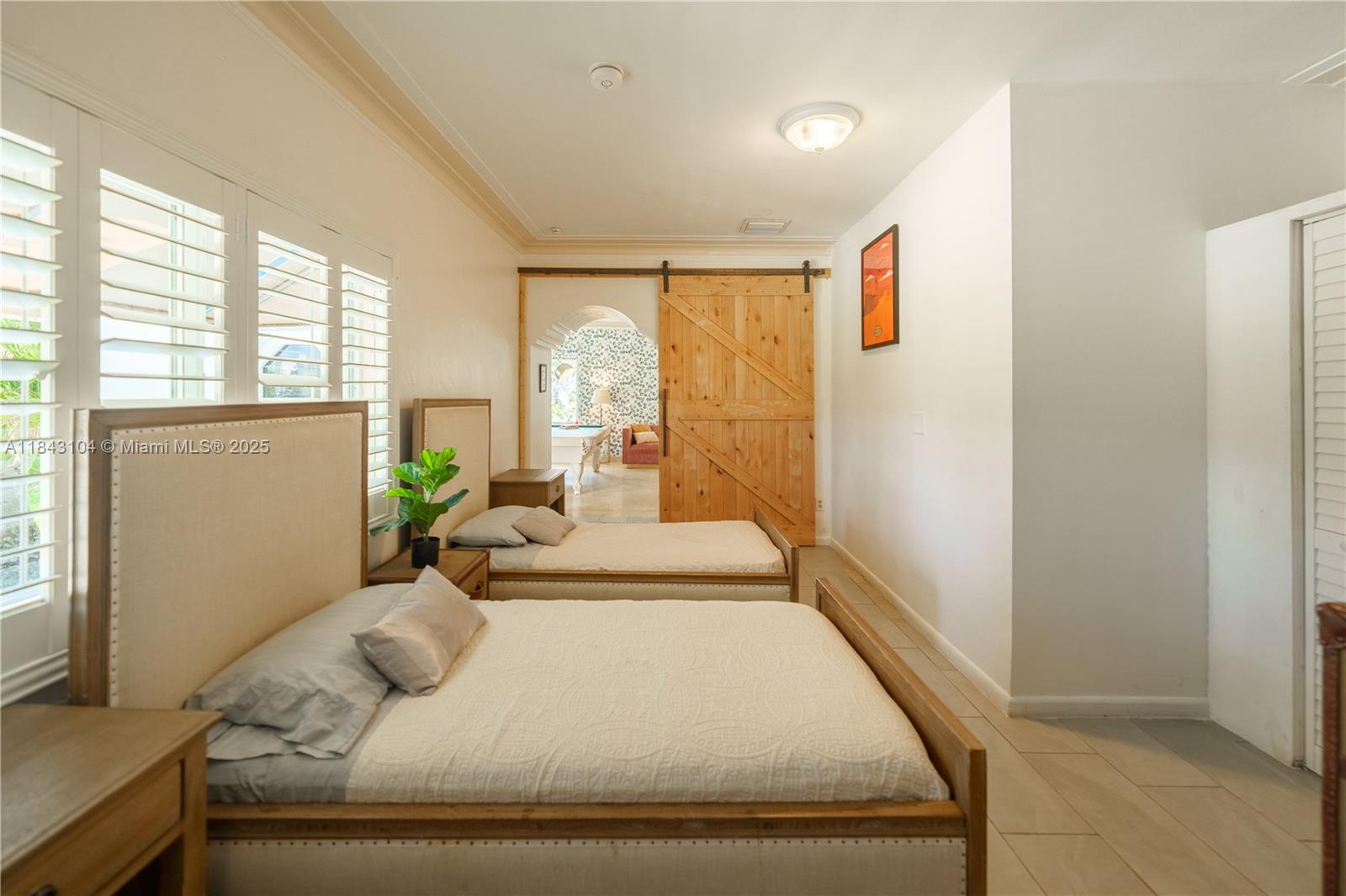 See details / sq. ft. $ 2025-07-18 0 Photo