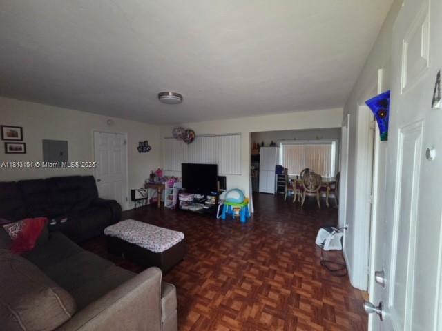 See details / 1553 sq. ft. $ 2025-07-18 0 Photo