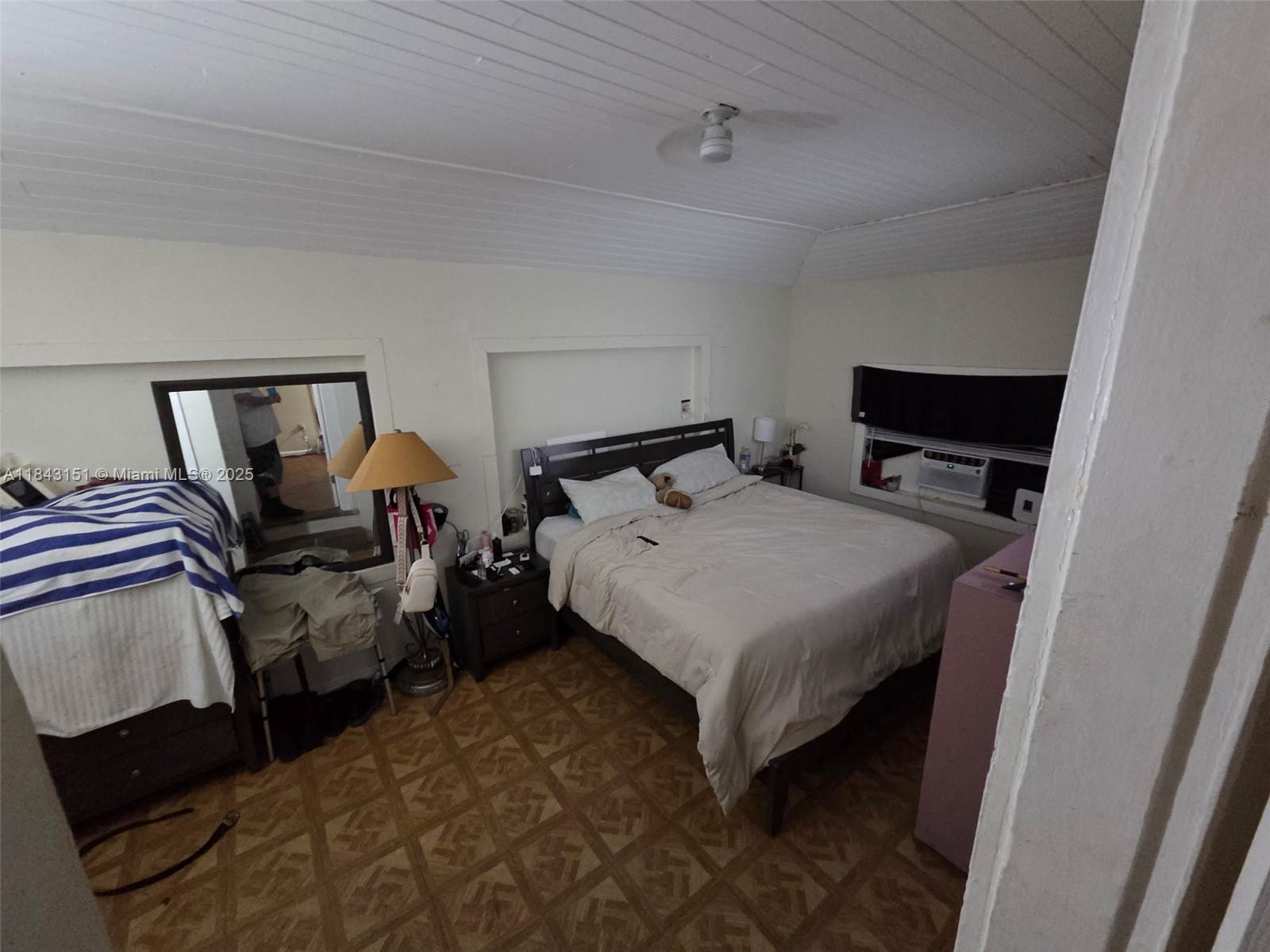 See details / 1553 sq. ft. $ 2025-07-18 0 Photo
