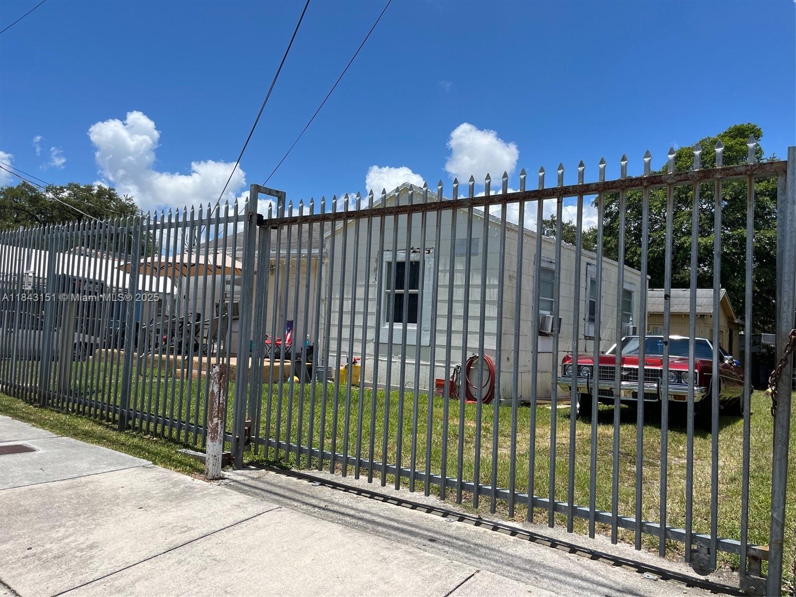 See details / 1553 sq. ft. $ 2025-07-18 0 Photo