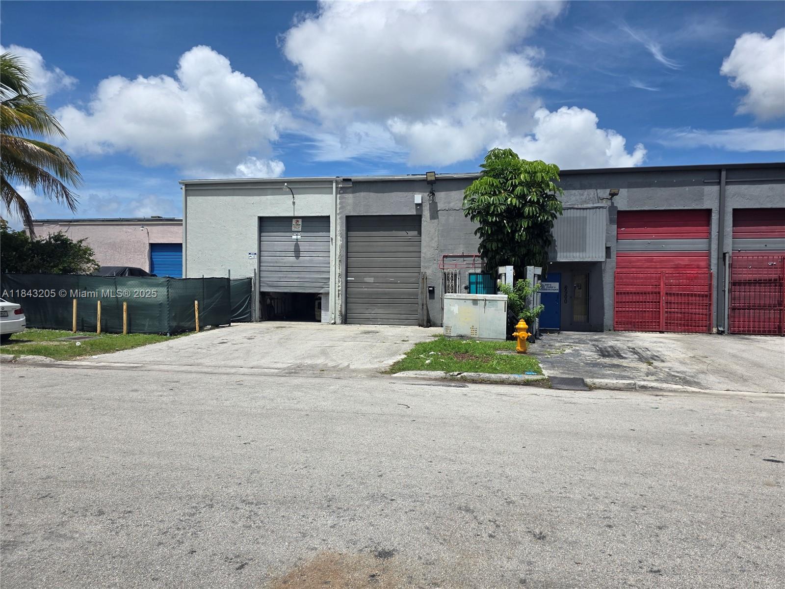 6909  /   sq. ft. $ 2025-07-18 0 Photo