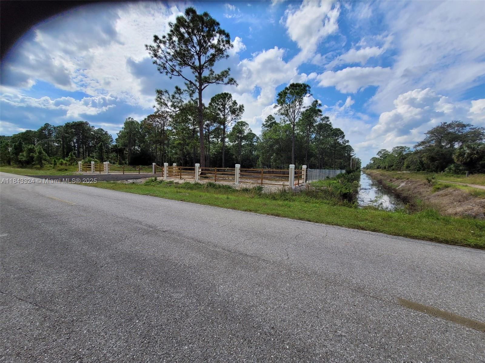 See details / sq. ft. $ 2025-07-18 0 Photo