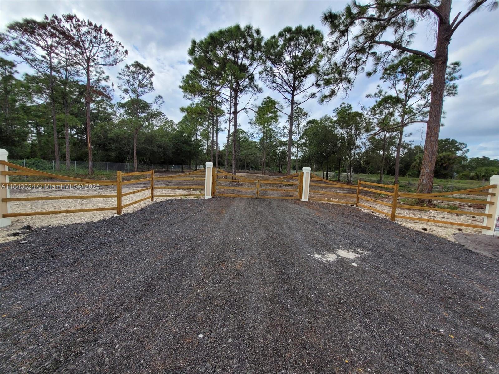 See details / sq. ft. $ 2025-07-18 0 Photo
