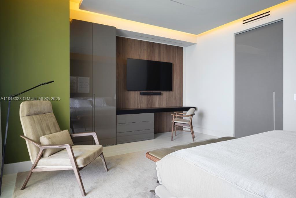 Ver detalles 3504 4 / 6 3252 sq. ft. $ 2025-07-18 0 foto