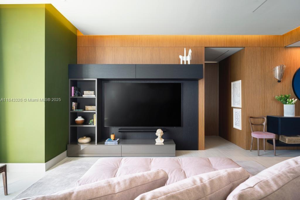Ver detalles 3504 4 / 6 3252 sq. ft. $ 2025-07-18 0 foto