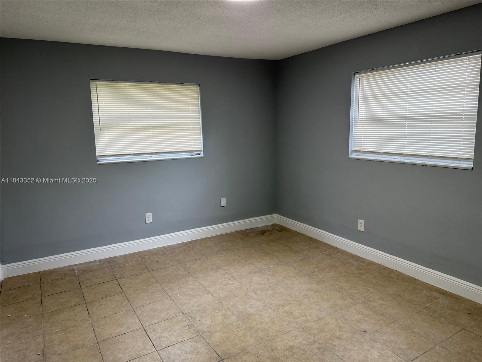 Ver detalles / 1967 sq. ft. $ 2025-07-21 0 foto