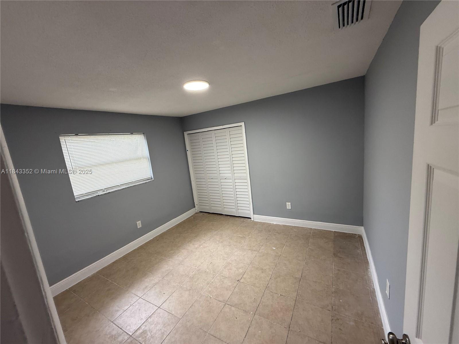 Ver detalles / 1967 sq. ft. $ 2025-07-21 0 foto