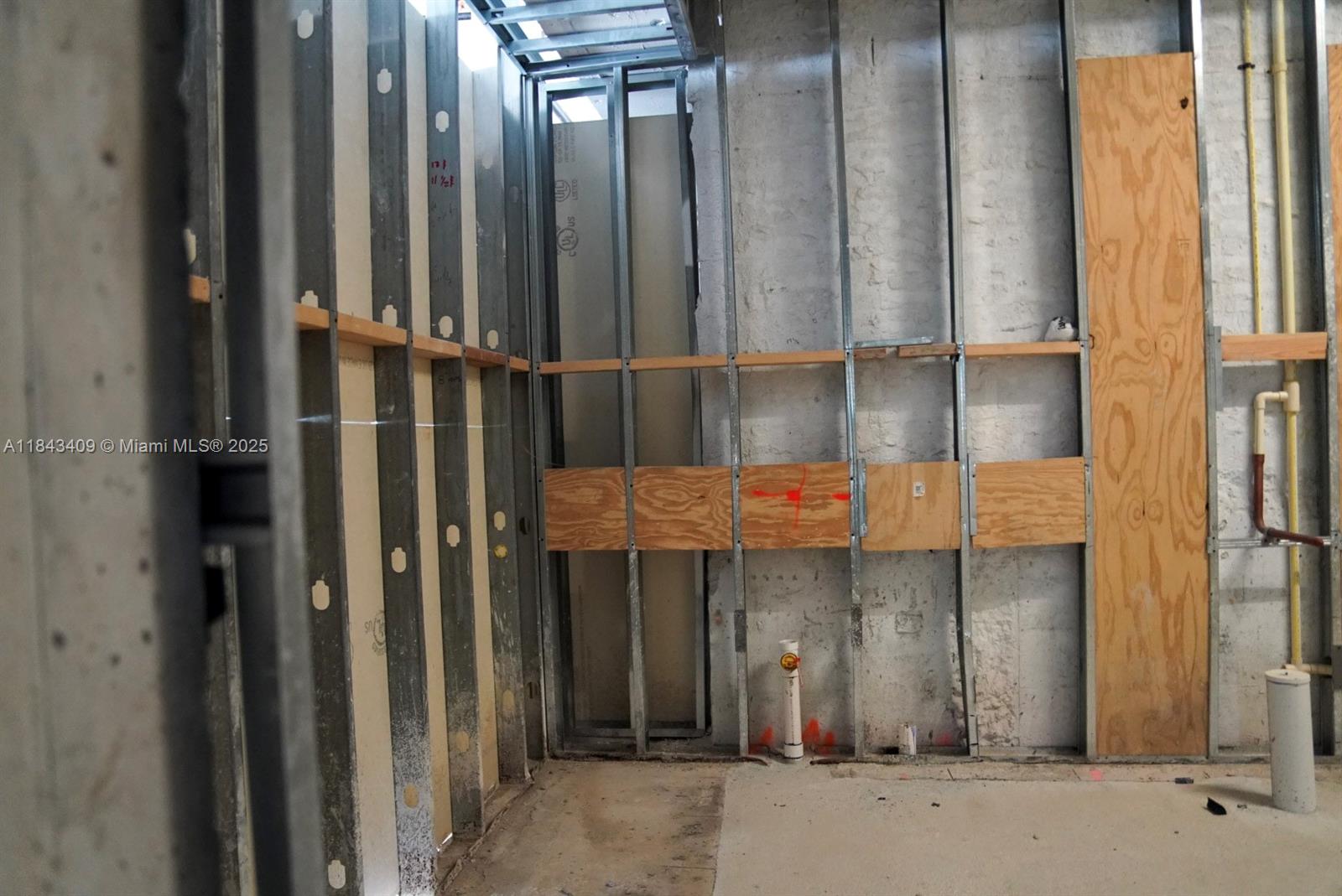 4C041  /   sq. ft. $ 2025-07-19 0 Photo