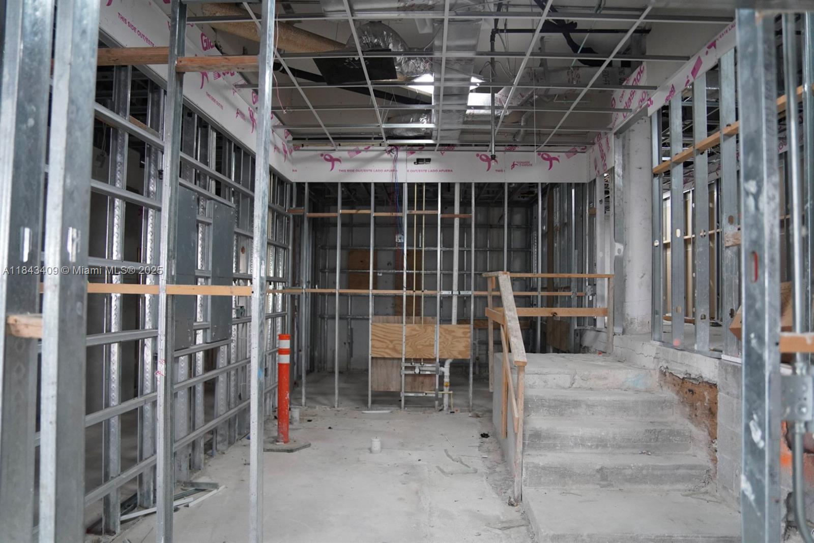 4C041  /   sq. ft. $ 2025-07-19 0 Photo