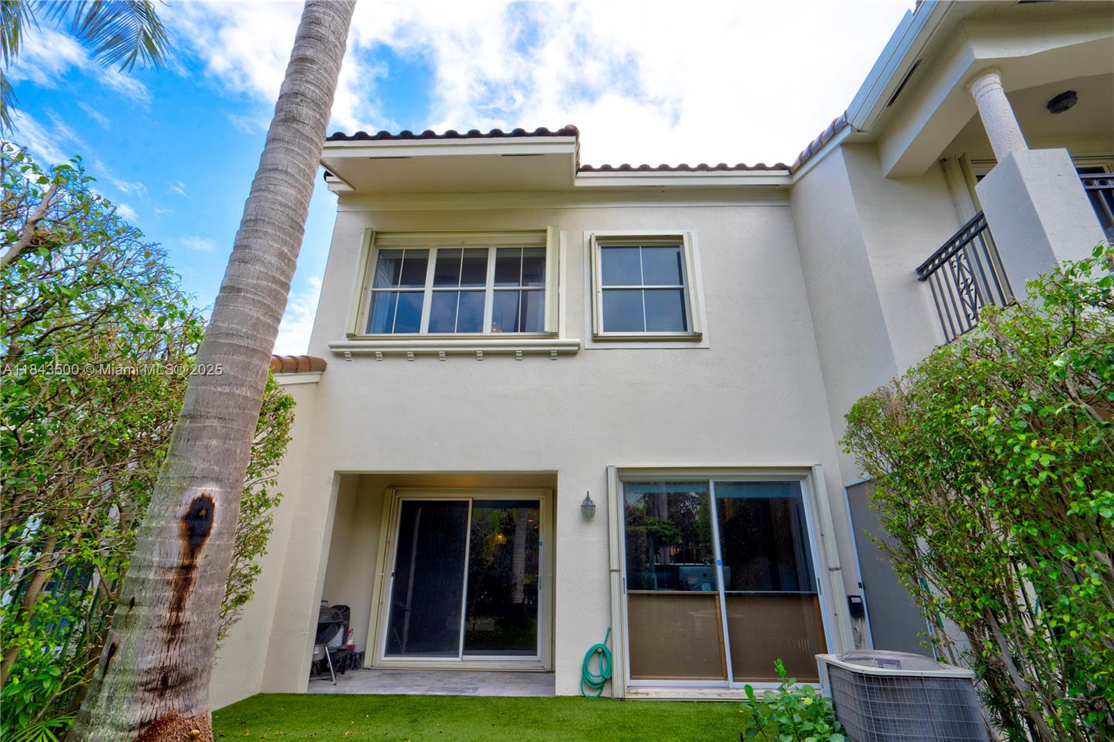 Photo of 1364 Harbor Vw W  (1364), Hollywood, Florida, 33019 - 