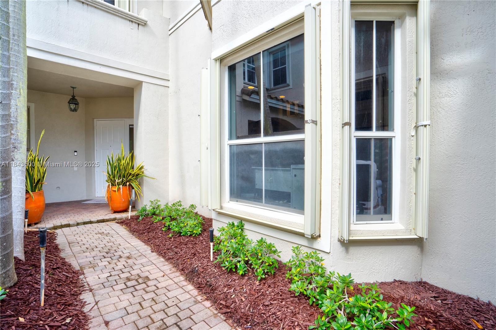 Photo of 1364 Harbor Vw W  (1364), Hollywood, Florida, 33019 - 