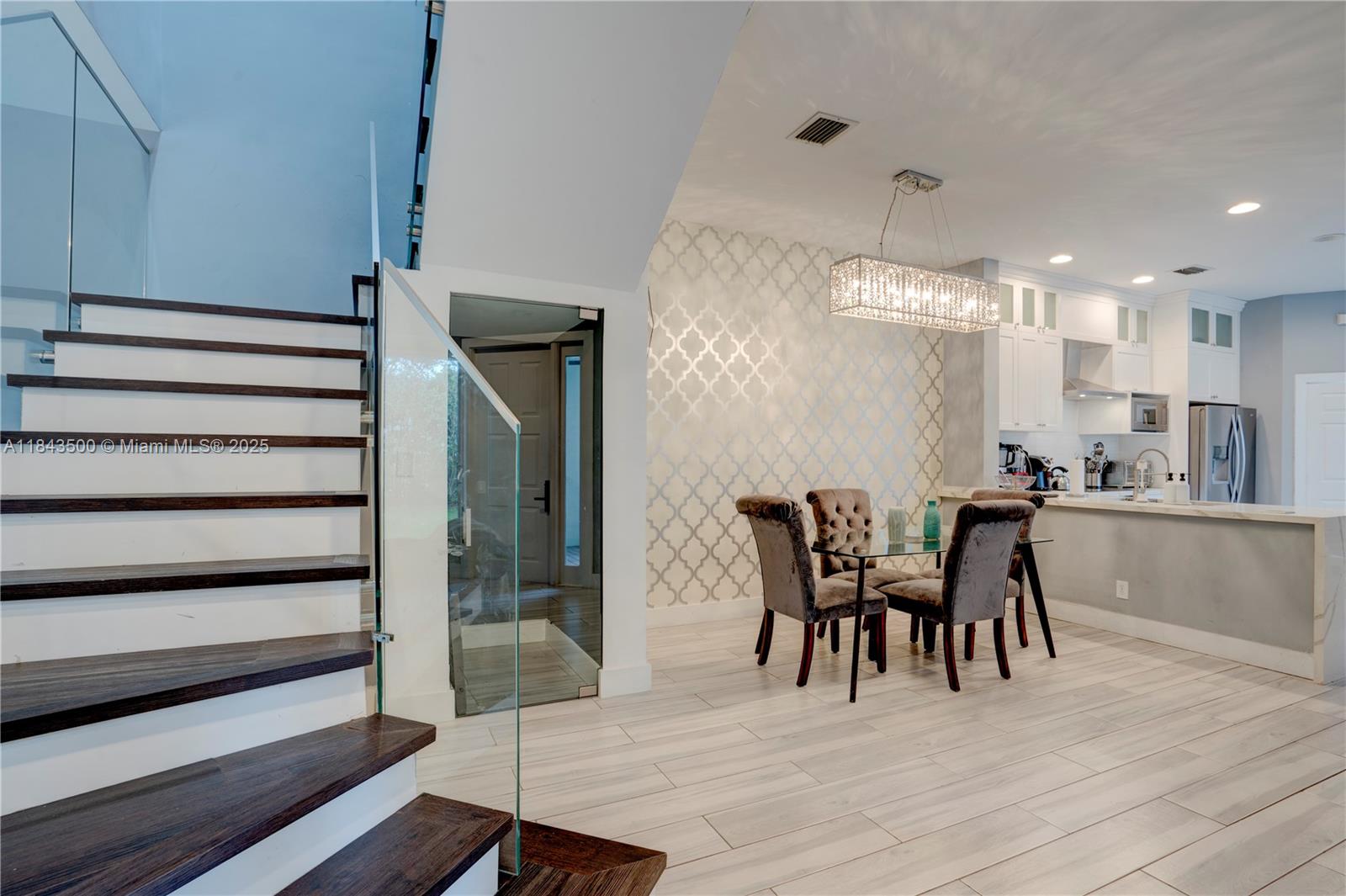 Photo of 1364 Harbor Vw W (1364), Hollywood, Florida, 33019 -
