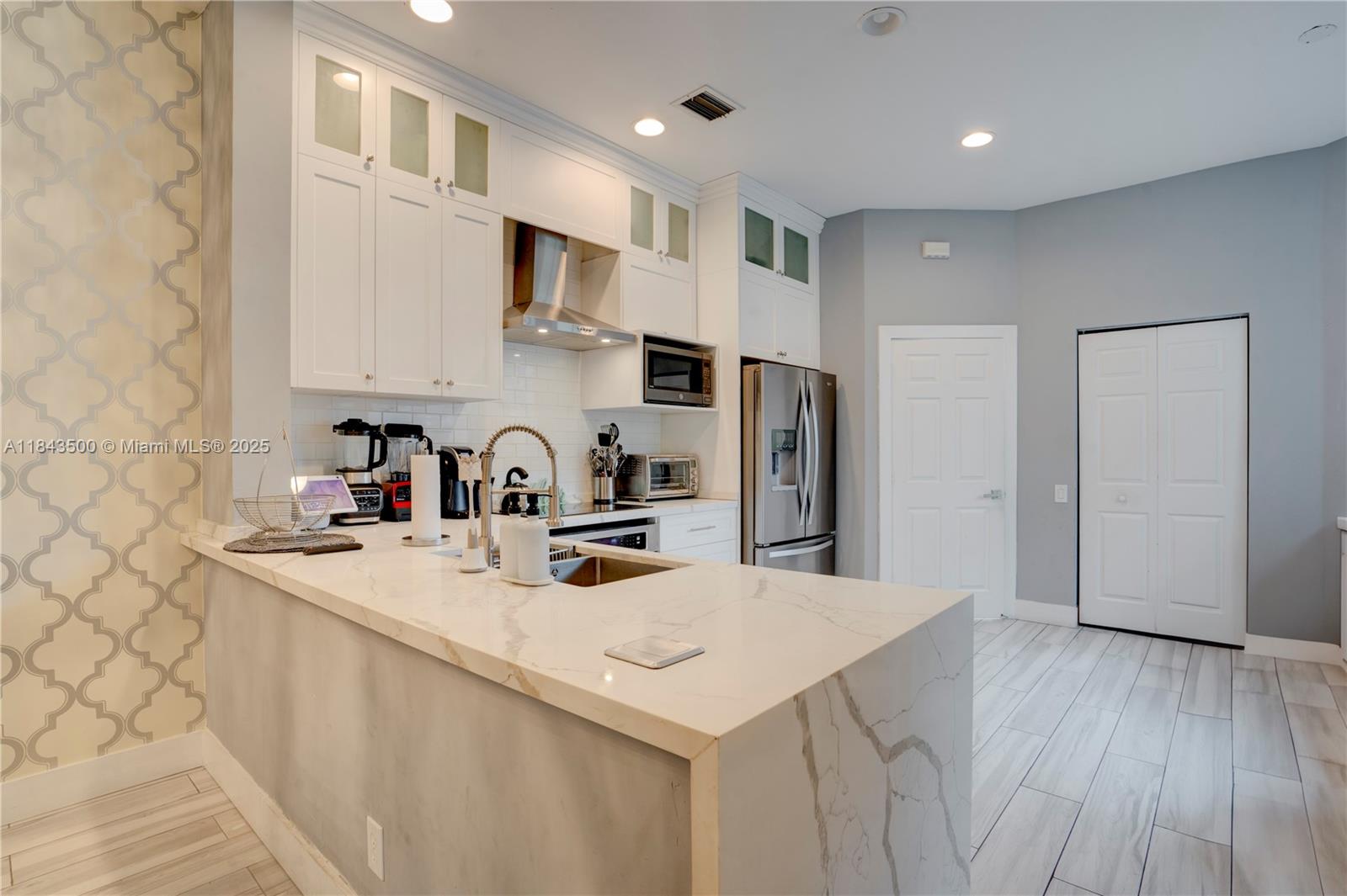 Photo of 1364 Harbor Vw W (1364), Hollywood, Florida, 33019 -