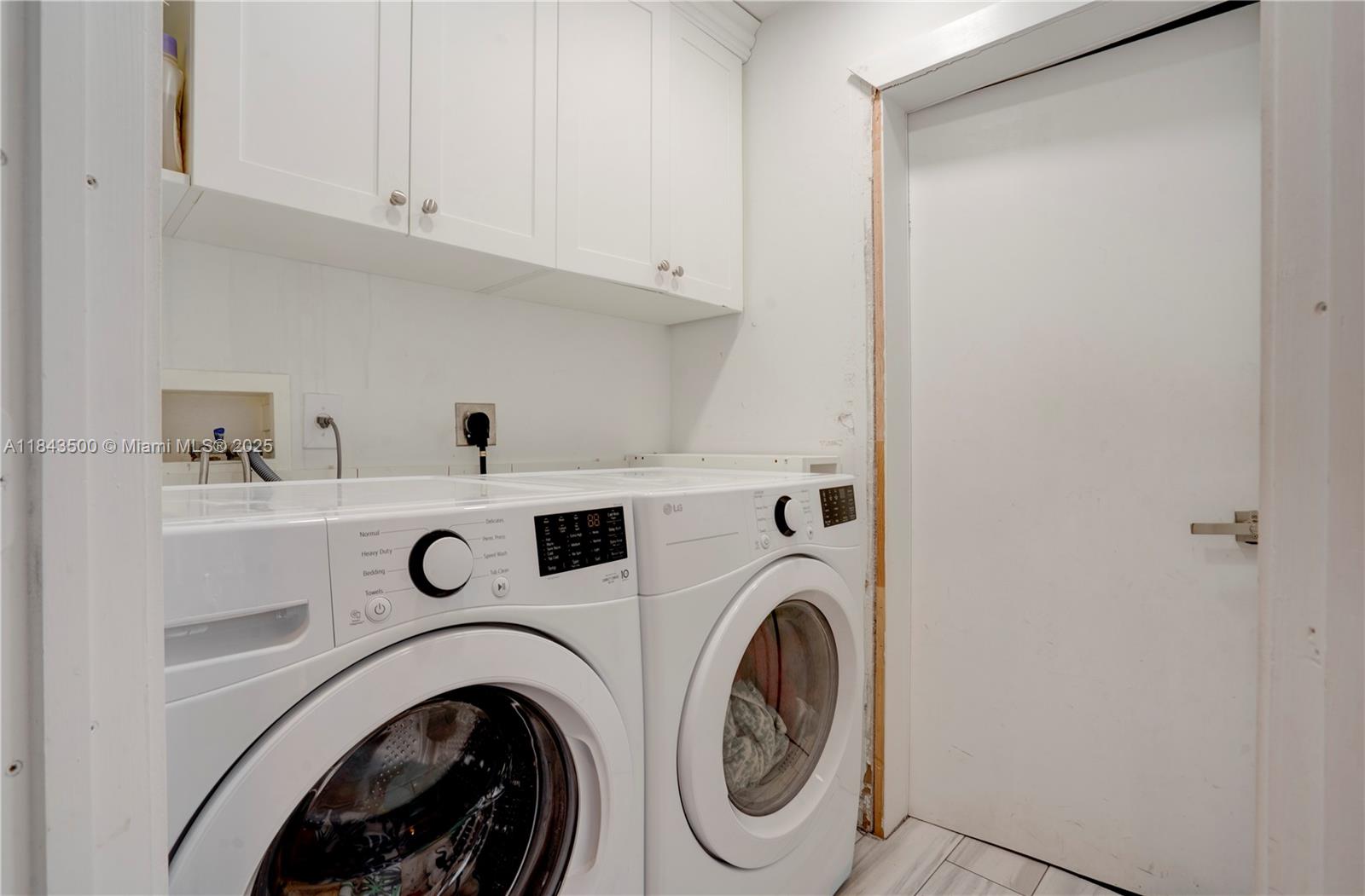 Photo of 1364 Harbor Vw W (1364), Hollywood, Florida, 33019 -