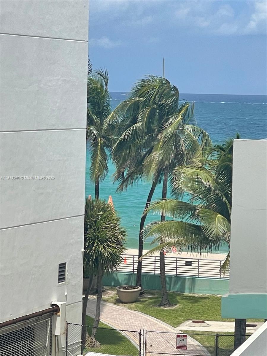 Photo of 3725 Ocean Dr  #415, Hollywood, Florida, 33019 - 