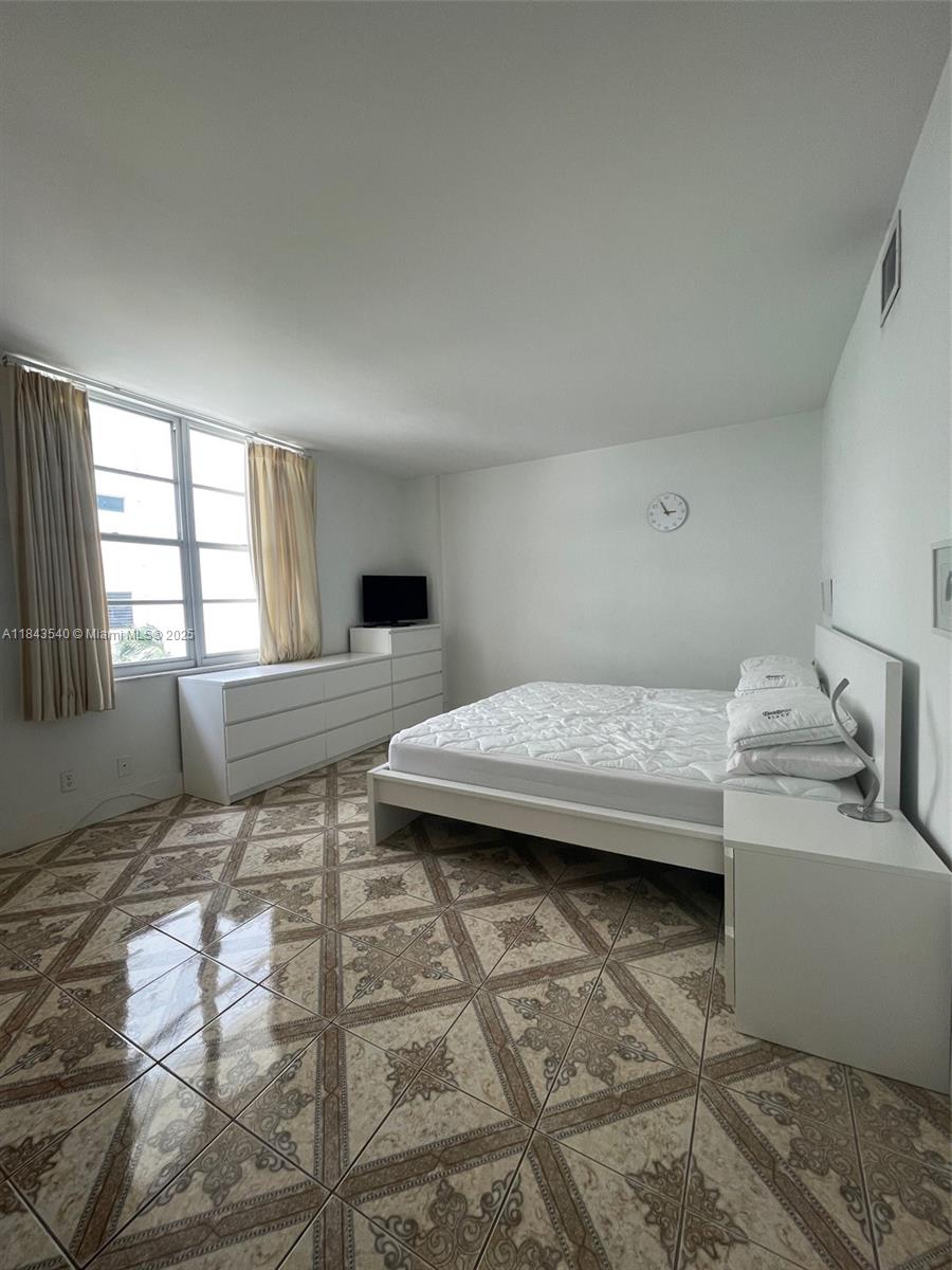 Photo of 3725 Ocean Dr  #415, Hollywood, Florida, 33019 - 