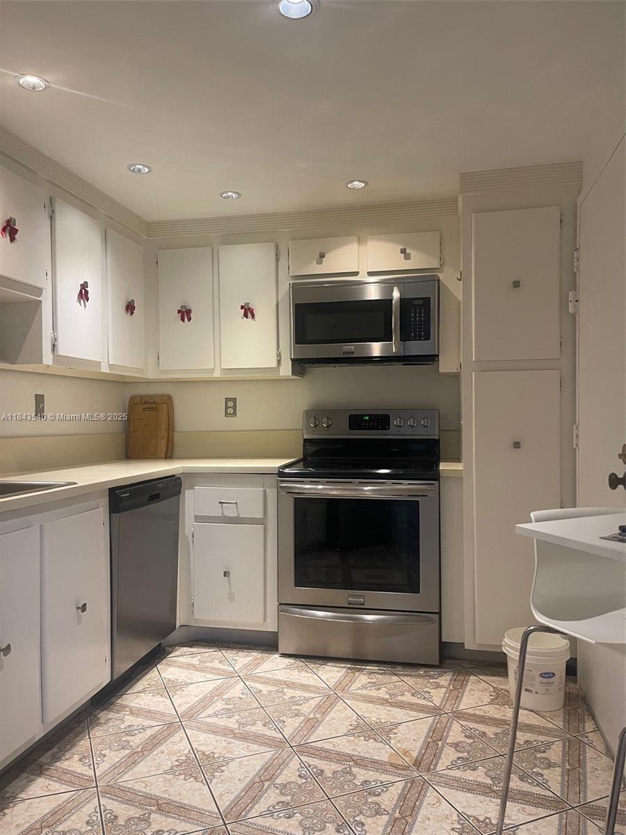 Photo of 3725 Ocean Dr  #415, Hollywood, Florida, 33019 - 