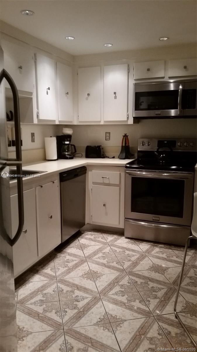 Photo of 3725 Ocean Dr  #415, Hollywood, Florida, 33019 - 