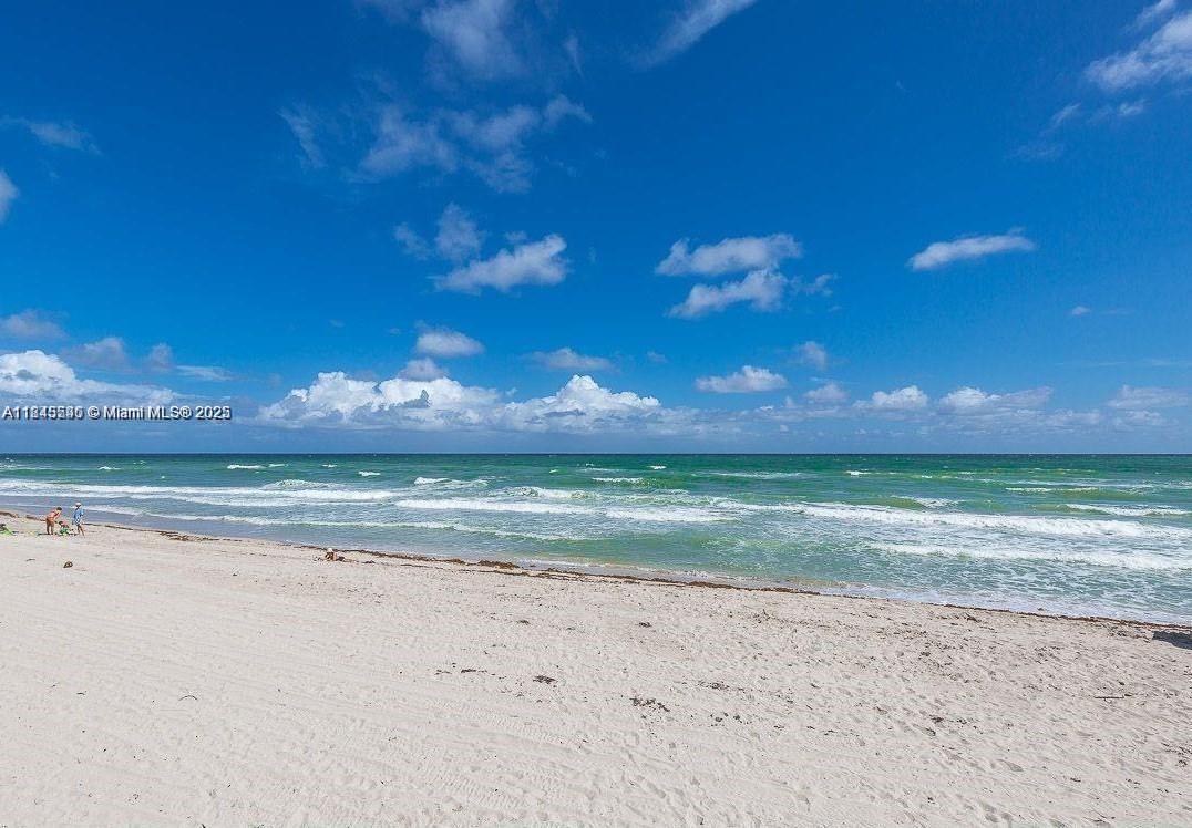 Photo of 3725 Ocean Dr  #415, Hollywood, Florida, 33019 - 