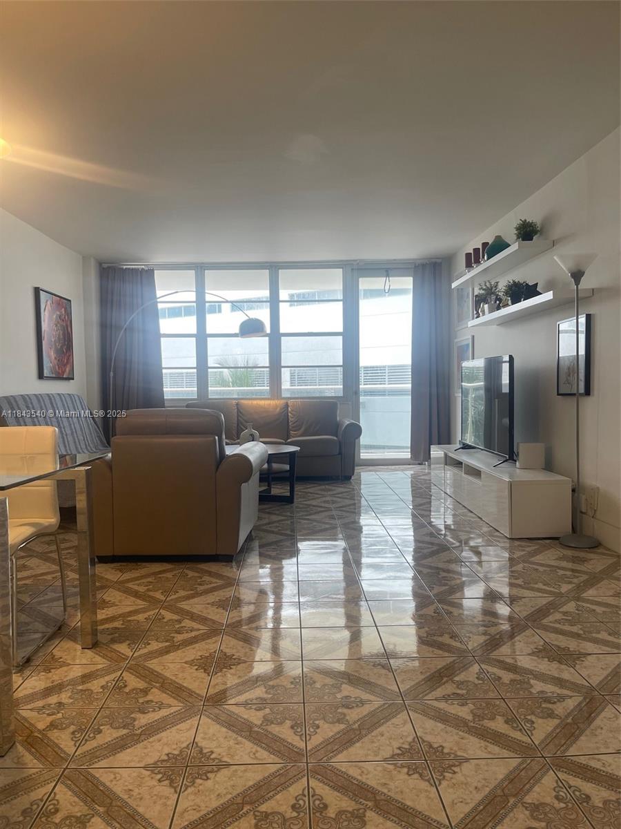 Photo of 3725 Ocean Dr  #415, Hollywood, Florida, 33019 - 