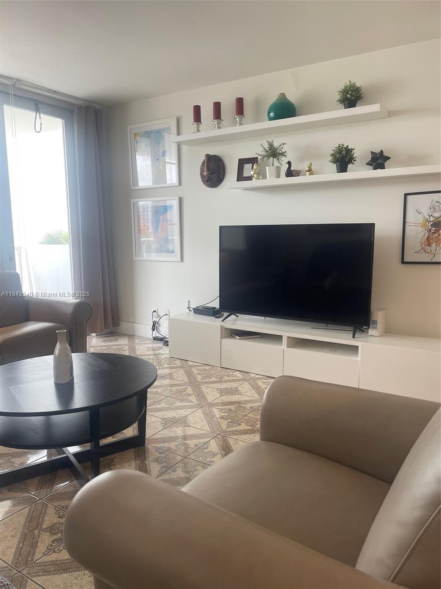 Photo of 3725 Ocean Dr  #415, Hollywood, Florida, 33019 - 