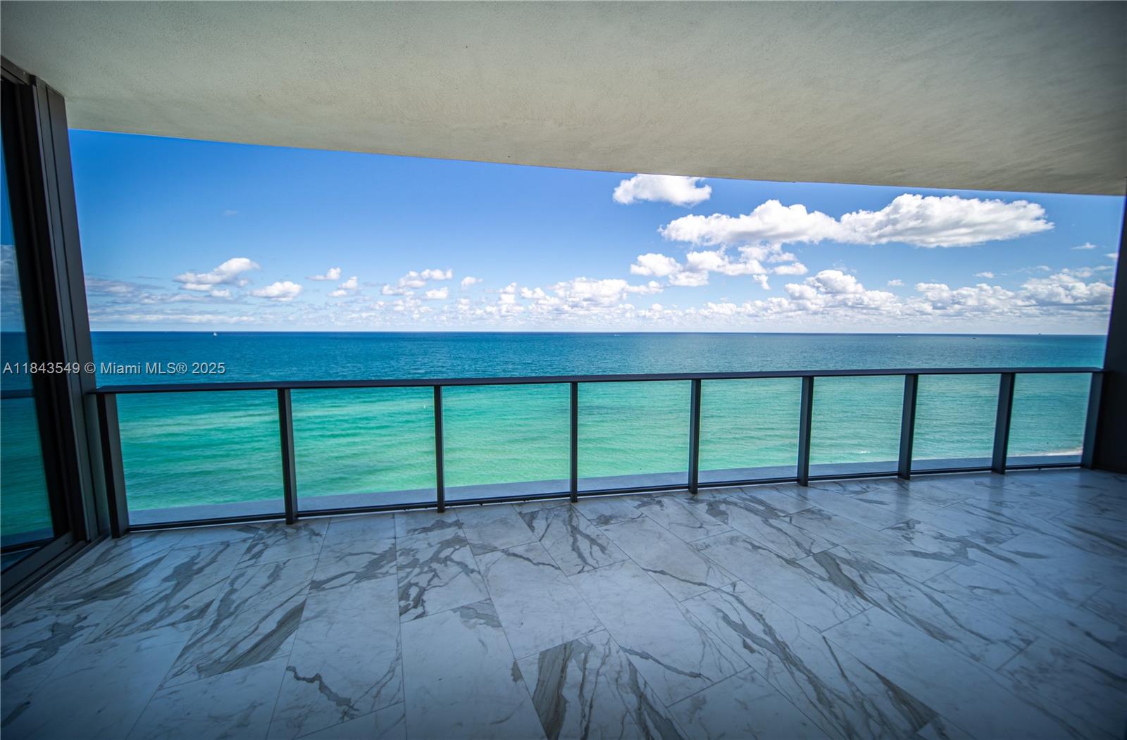 Ver detalles 1004 2 / 3 1571 sq. ft. $ 2025-07-19 0 foto