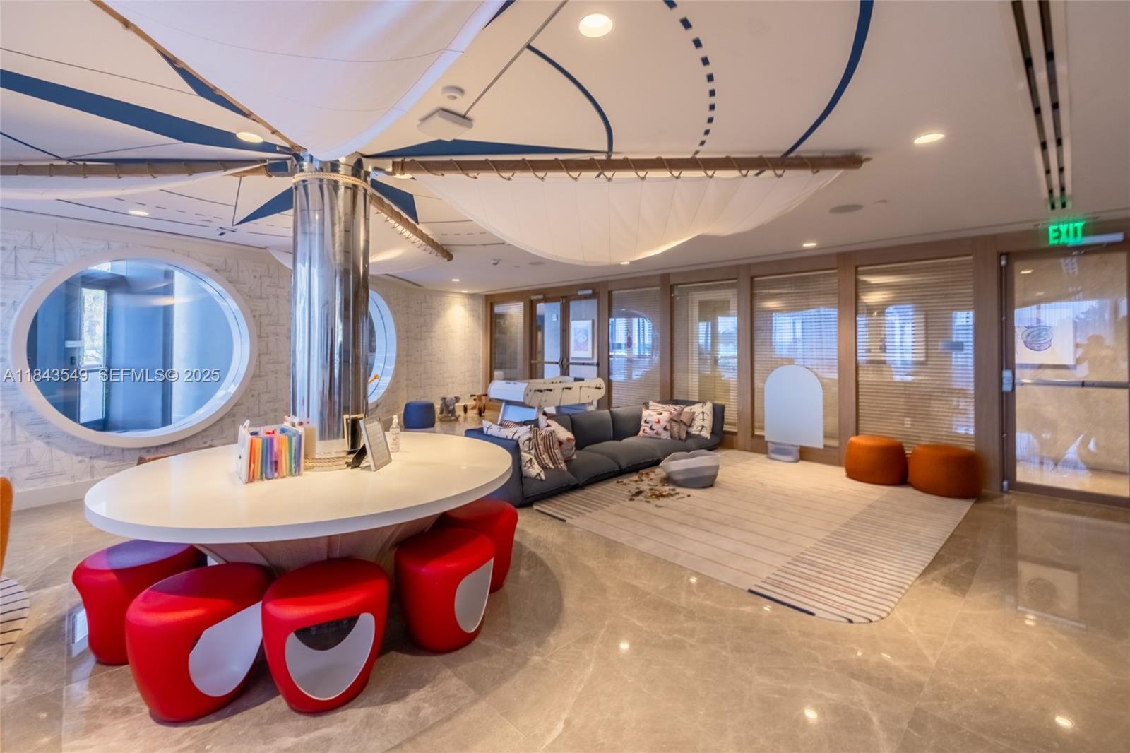 See details 1004 2 / 3 1571 sq. ft. $ 2025-12-02 0 Photo