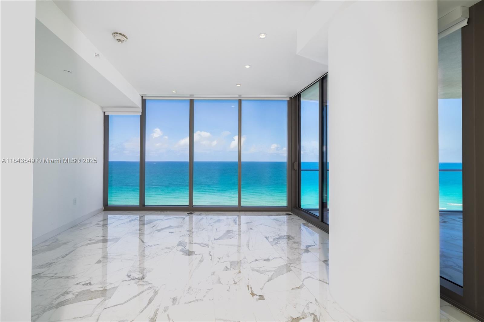 Ver detalles 1004 2 / 3 1571 sq. ft. $ 2025-07-19 0 foto