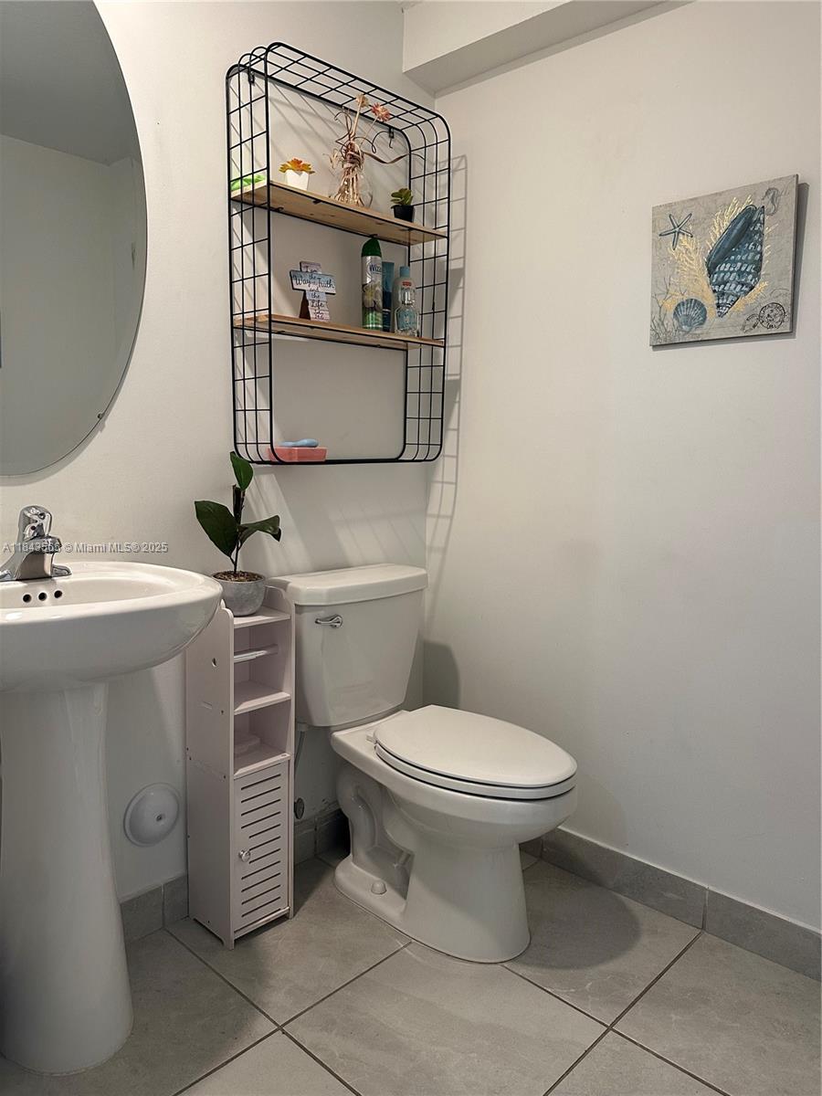 24702 3 / 3 1827 sq. ft. $ 2025-10-28 0 foto