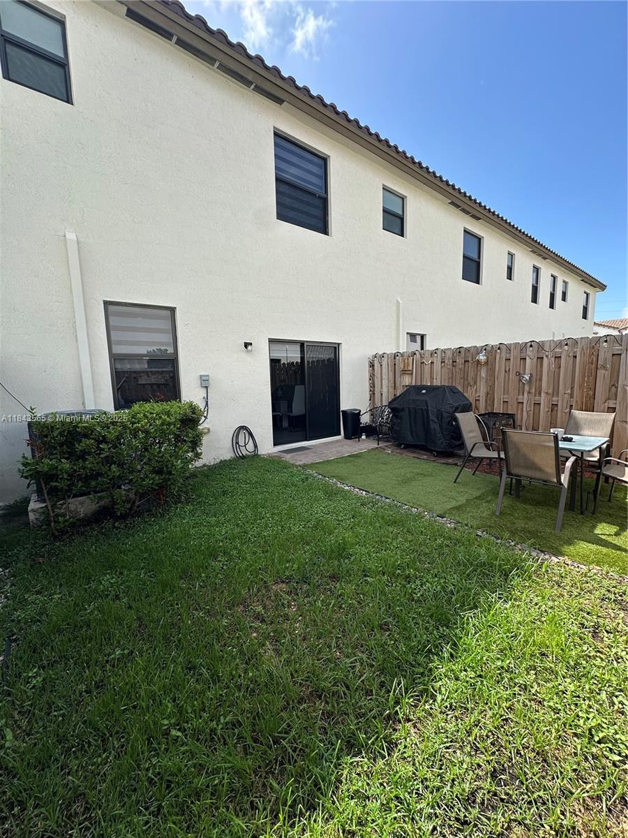 24702 3 / 3 1827 sq. ft. $ 2025-10-28 0 foto