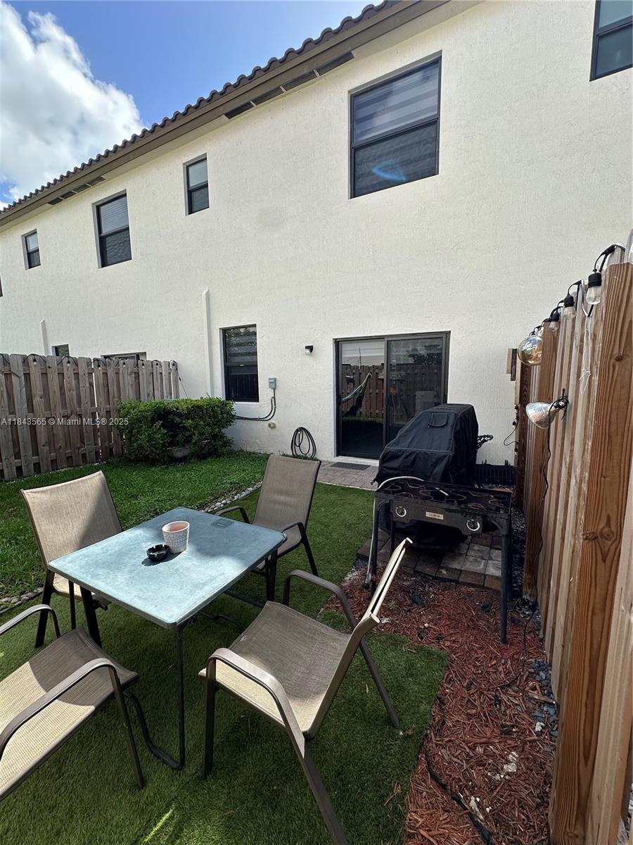 24702 3 / 3 1827 sq. ft. $ 2025-10-28 0 foto