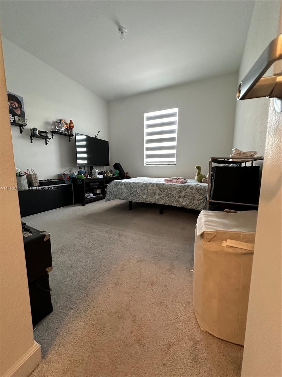 24702 3 / 3 1827 sq. ft. $ 2025-10-28 0 foto