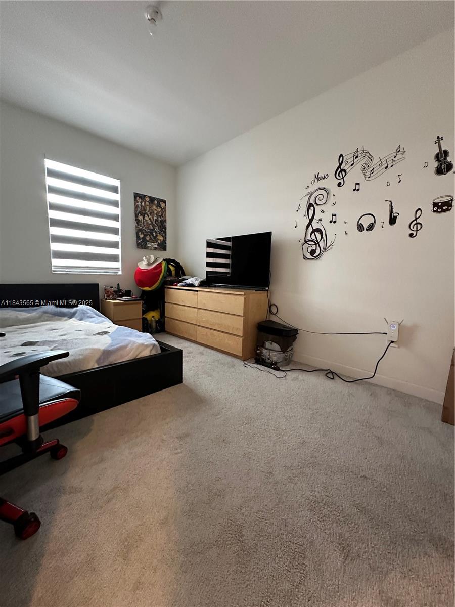 24702 3 / 3 1827 sq. ft. $ 2025-10-28 0 foto