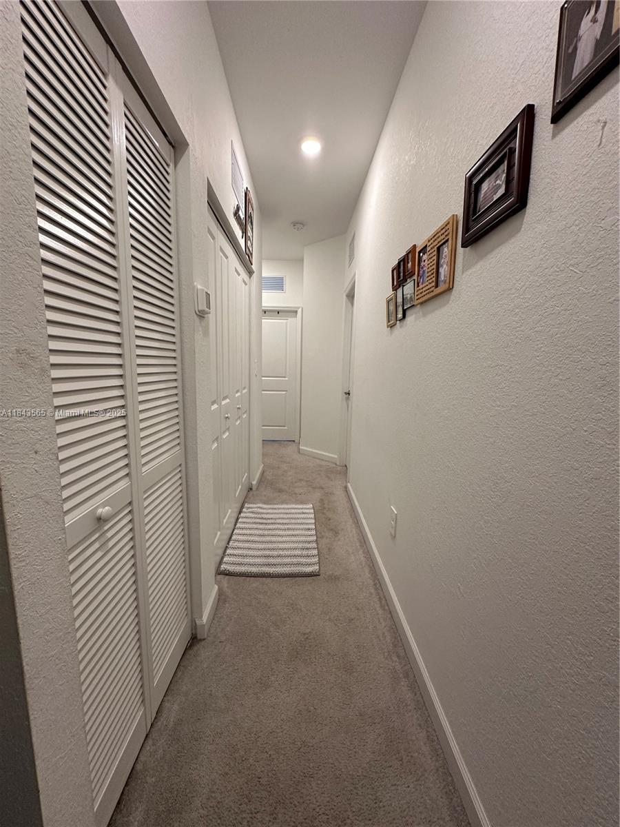 24702 3 / 3 1827 sq. ft. $ 2025-10-28 0 foto