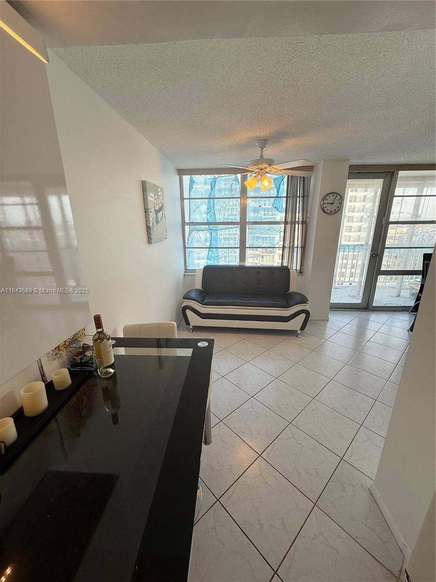 See details 1611 1 / 2 1104 sq. ft. $ 2025-07-19 0 Photo