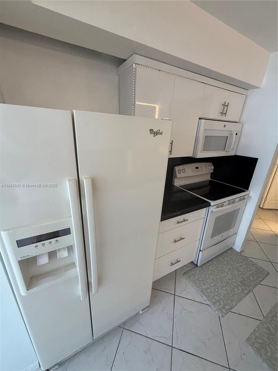 See details 1611 1 / 2 1104 sq. ft. $ 2025-07-19 0 Photo