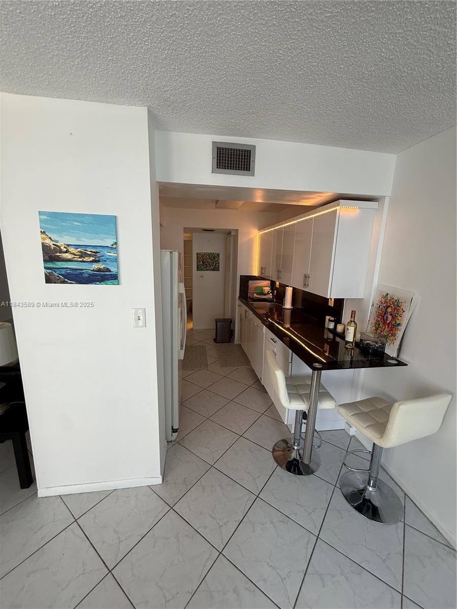 See details 1611 1 / 2 1104 sq. ft. $ 2025-07-19 0 Photo