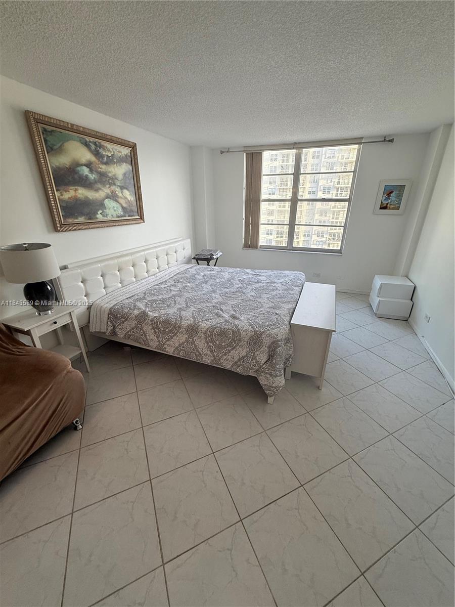 See details 1611 1 / 2 1104 sq. ft. $ 2025-07-19 0 Photo
