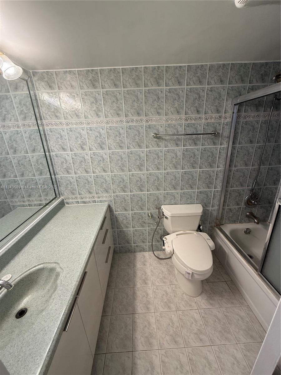 See details 1611 1 / 2 1104 sq. ft. $ 2025-07-19 0 Photo