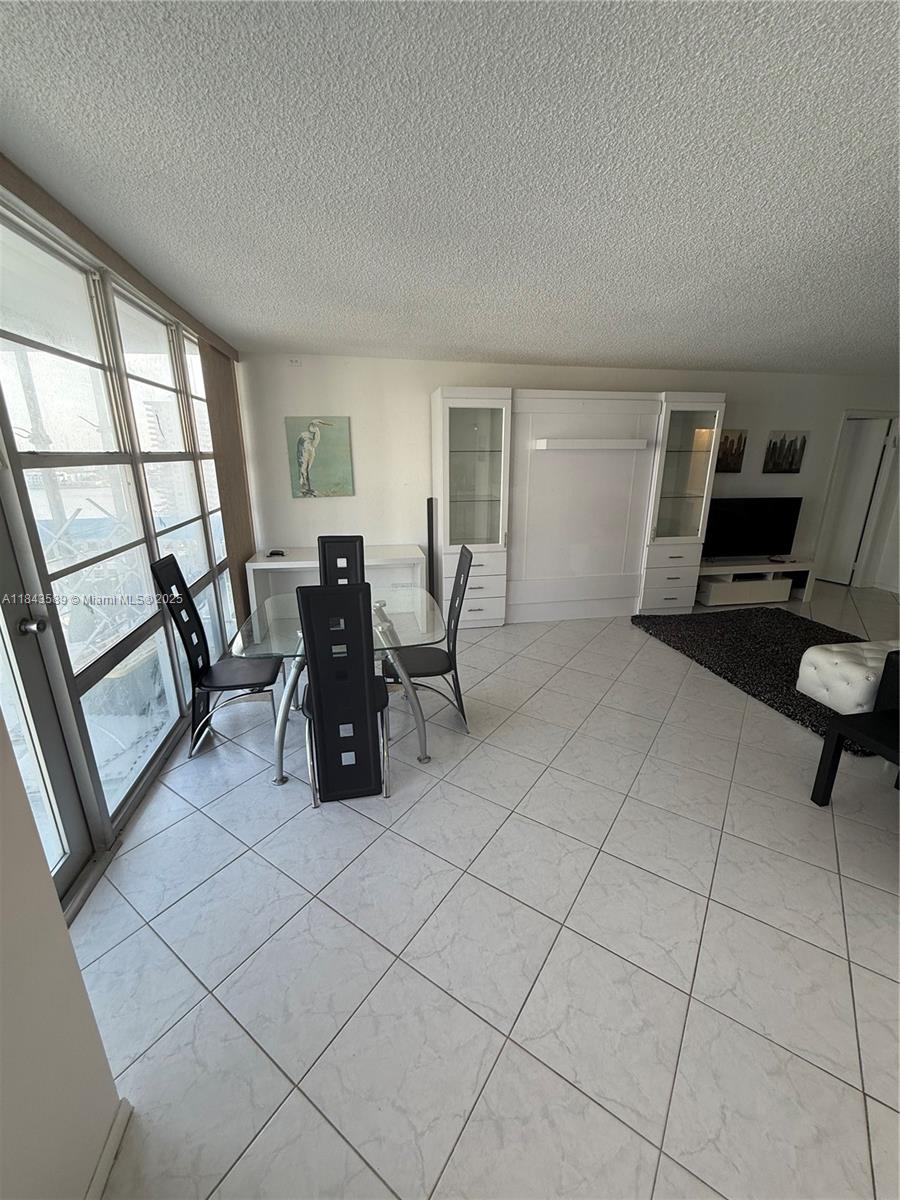 See details 1611 1 / 2 1104 sq. ft. $ 2025-07-19 0 Photo