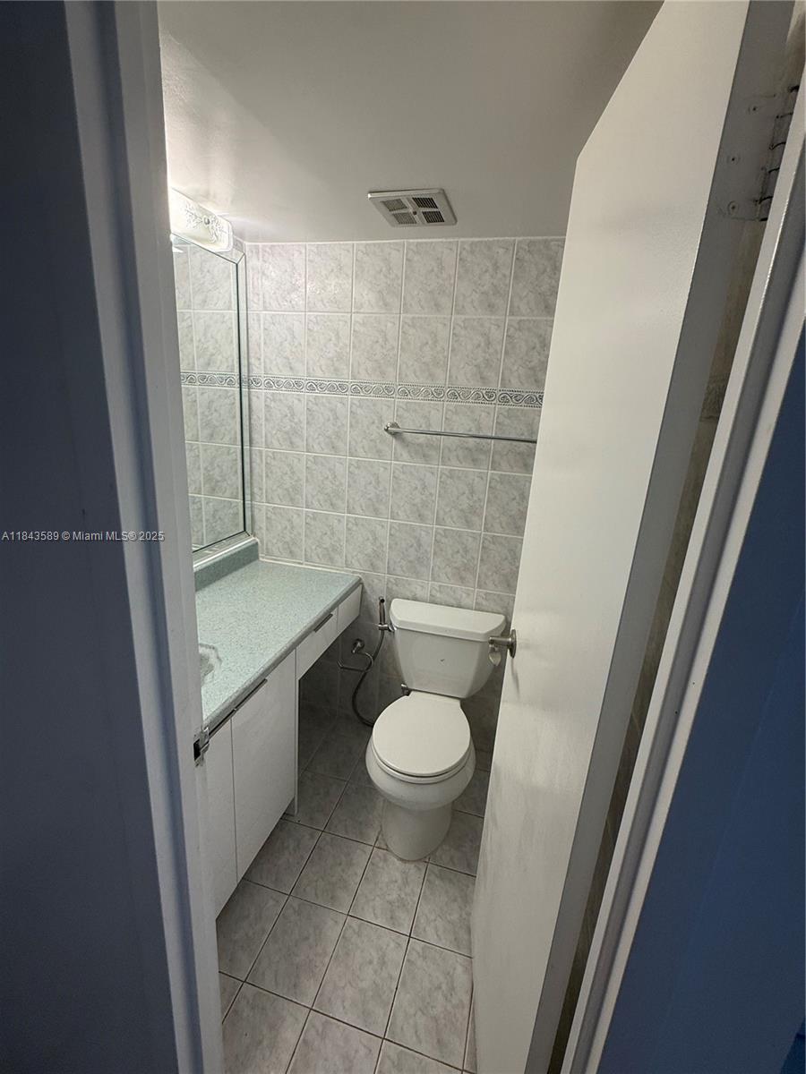 See details 1611 1 / 2 1104 sq. ft. $ 2025-07-19 0 Photo
