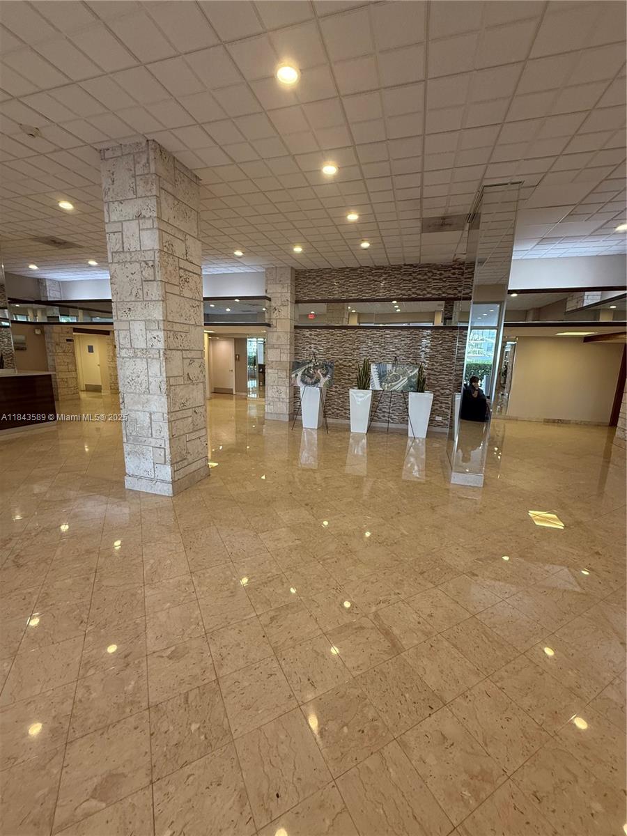 See details 1611 1 / 2 1104 sq. ft. $ 2025-07-19 0 Photo