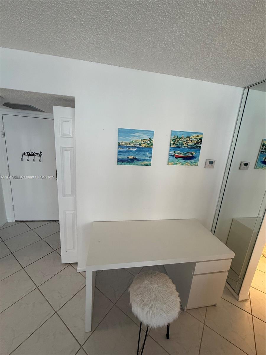 See details 1611 1 / 2 1104 sq. ft. $ 2025-07-19 0 Photo
