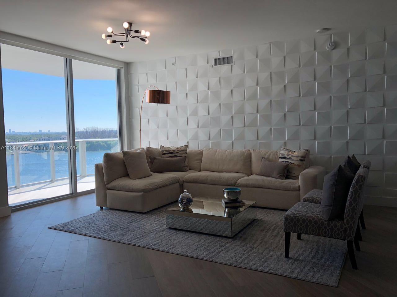 Photo of 17111 Biscayne Blvd #808, North Miami Beach, Florida, 33160 -