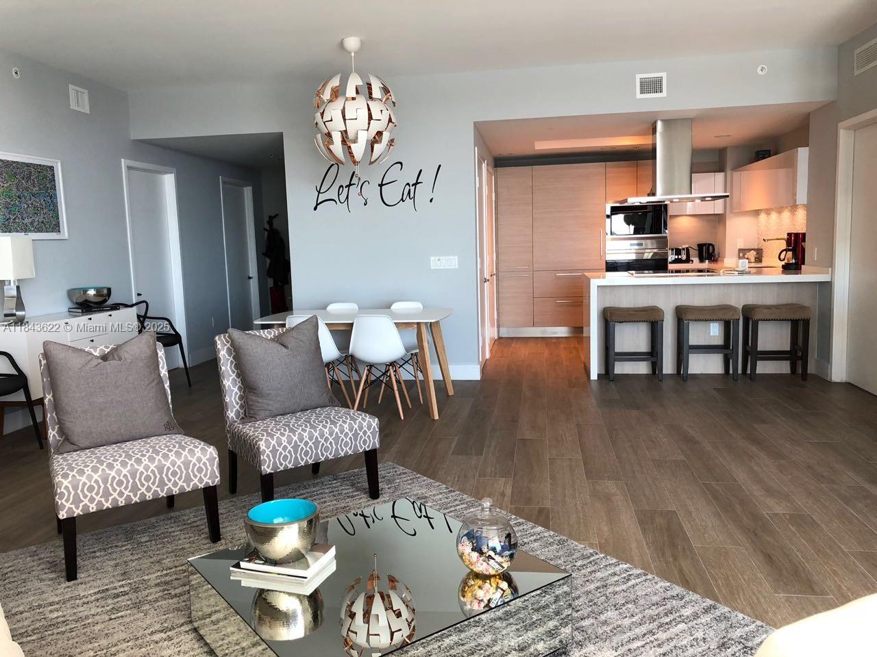 Photo of 17111 Biscayne Blvd #808, North Miami Beach, Florida, 33160 -