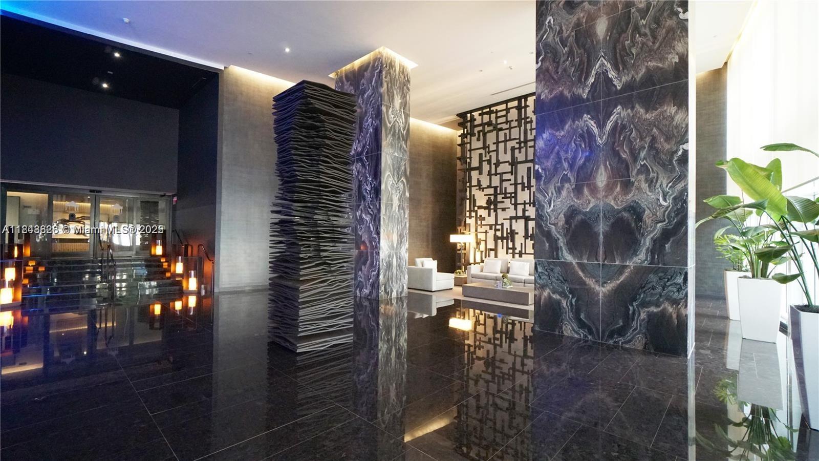 Ver detalles 3707 3 / 3 1571 sq. ft. $ 2025-07-19 0 foto