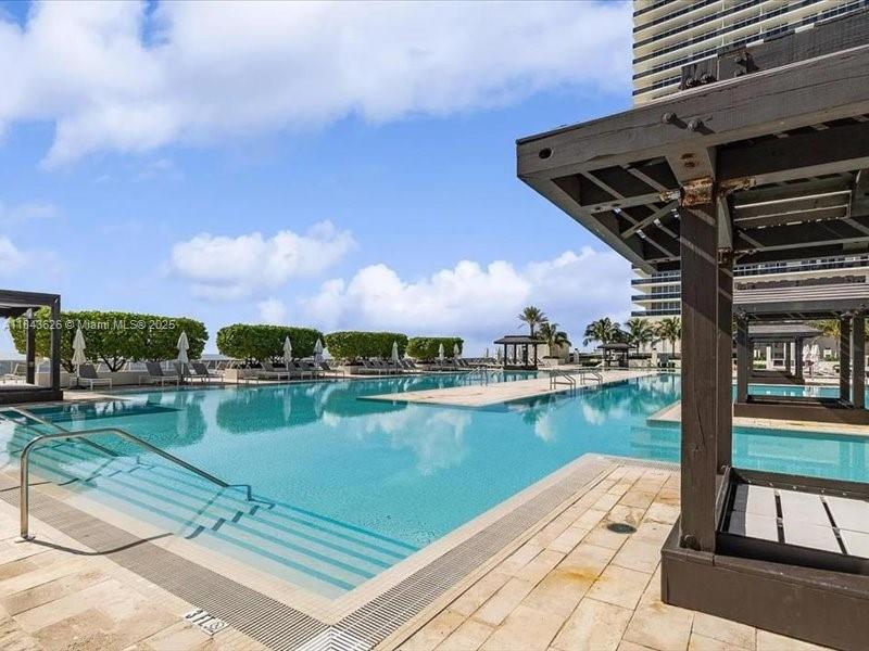 See details 3707 3 / 3 1571 sq. ft. $ 2025-07-19 0 Photo