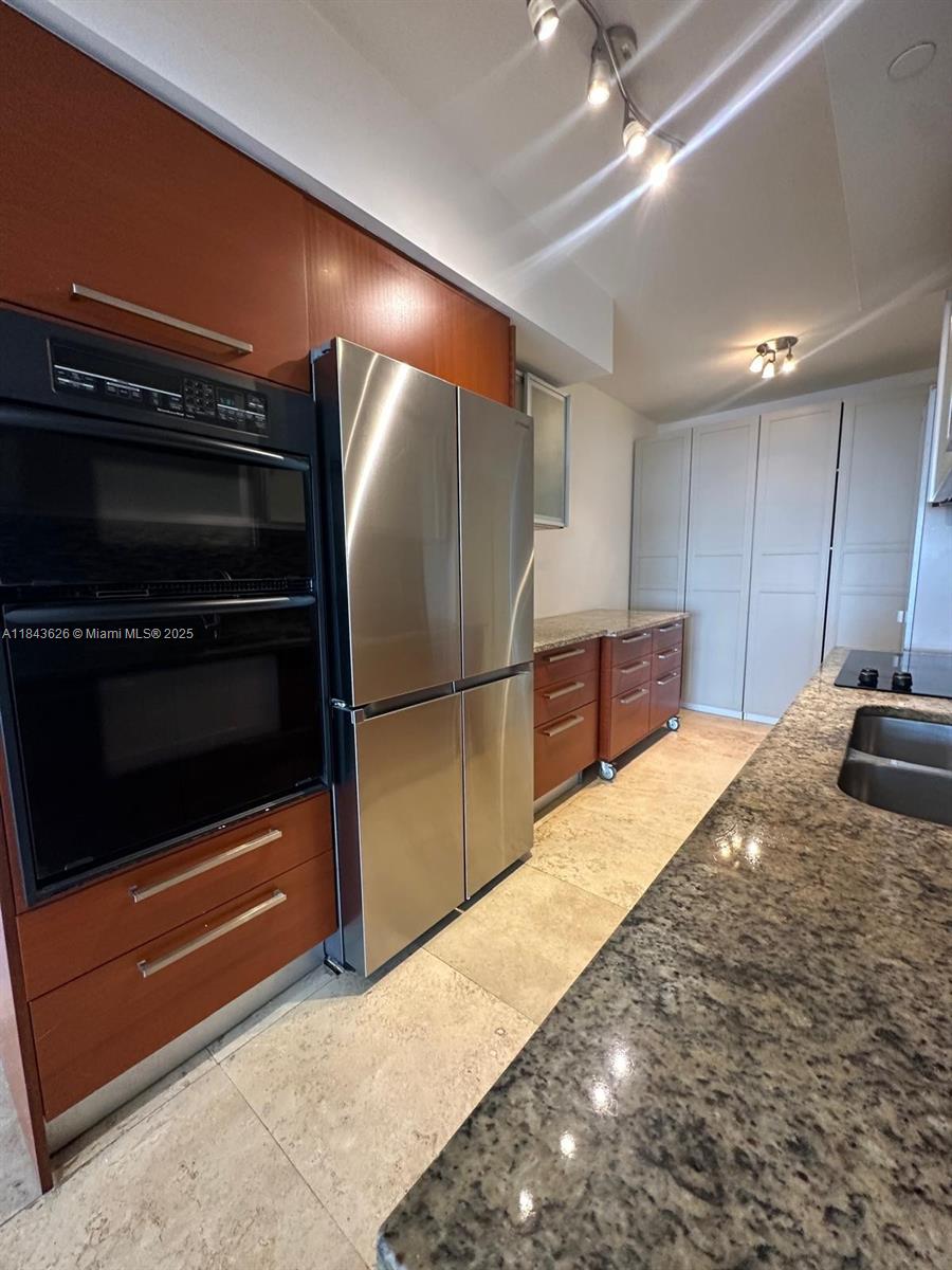 Ver detalles 3707 3 / 3 1571 sq. ft. $ 2025-07-19 0 foto